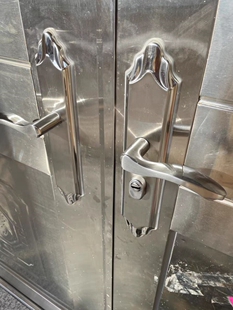 .防盗门把手304不锈钢通用型加厚拉手老式门锁面板手柄配件大门锁