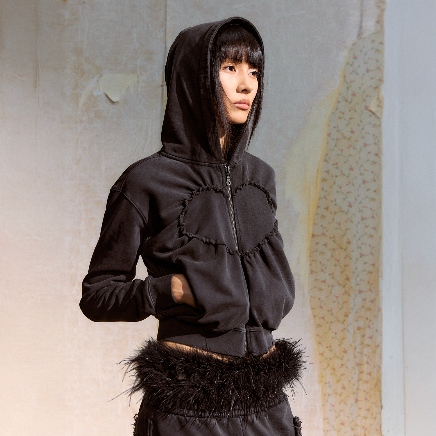 DUEECHEN水洗做旧连帽卫衣女