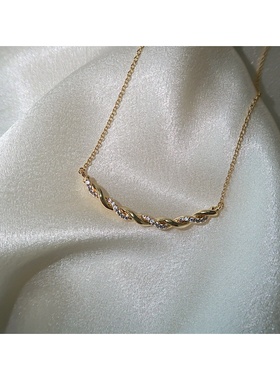 金闪闪麻花扭扭微笑锁骨链项链