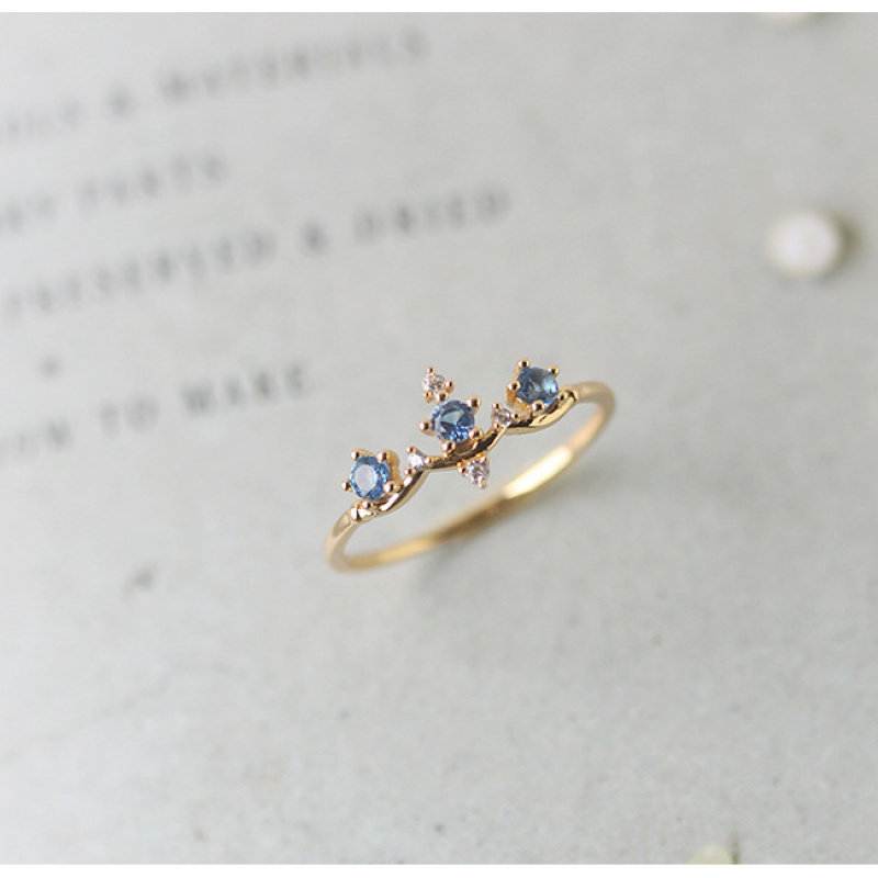ROMANTIC925纯银镀K金戒指女三颗蓝锆简约唯美小众复古小皇冠指环