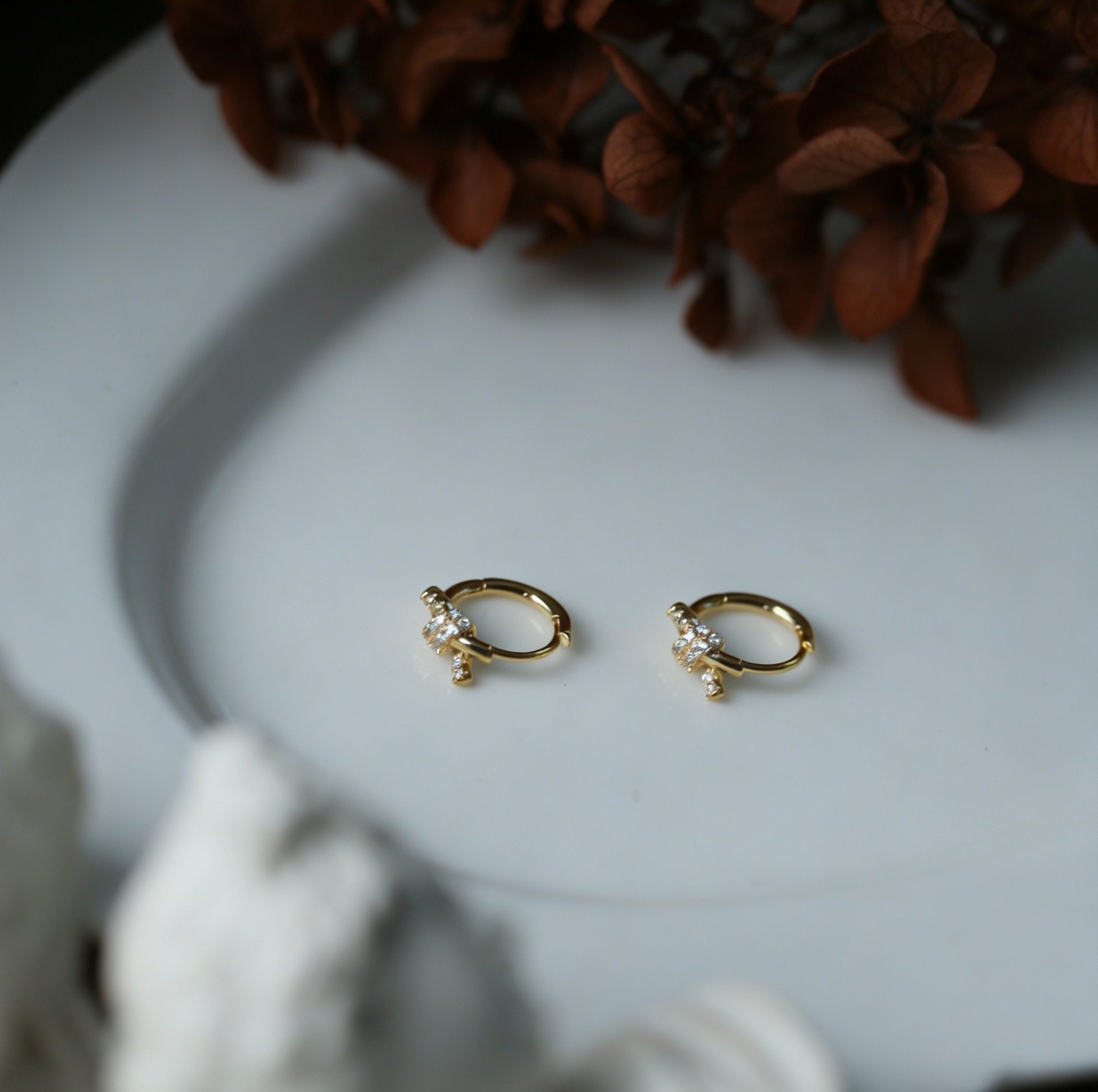 ROMANTIC纯银镀14K金小巧精致闪亮绳结knot耳扣女耳圈设计感耳饰,饰品/流行首饰/时尚饰品新,银饰耳饰,淘宝优惠券,粉丝福利购,淘宝优惠卷