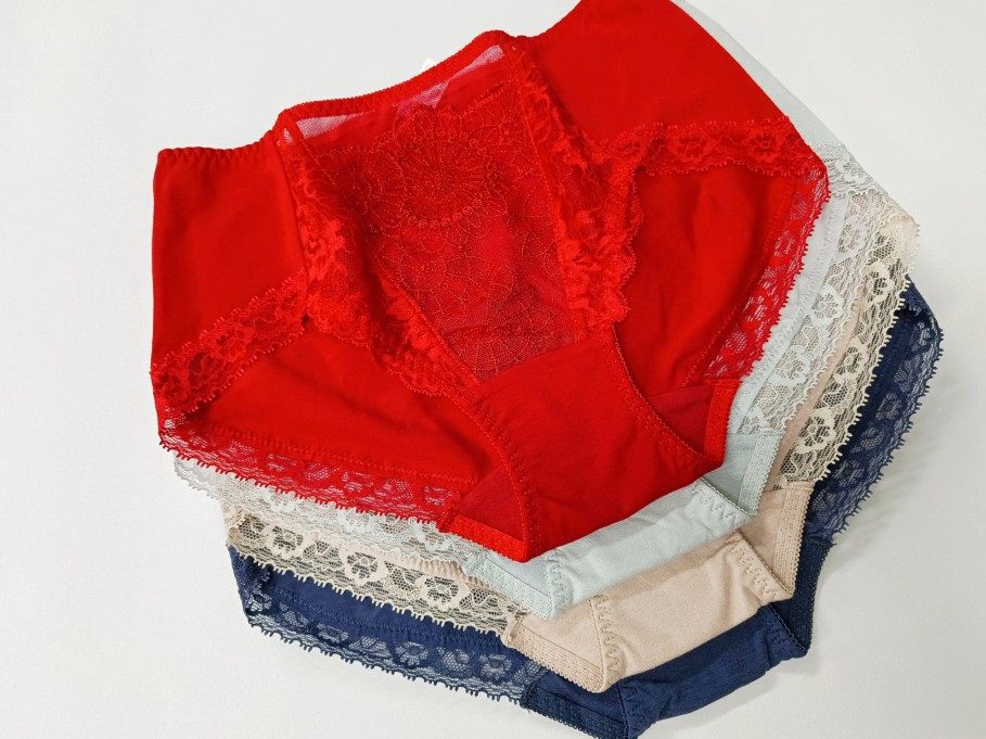 日单剩余华家新款棉短裤太阳花刺绣蕾丝加银线中高腰女士三角内裤,女士内衣/男士内衣/家居服,女三角裤,淘宝优惠券,粉丝福利购,淘宝优惠卷