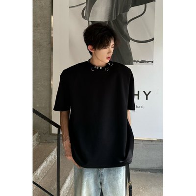 黑色短袖T恤时尚金属设计款tee
