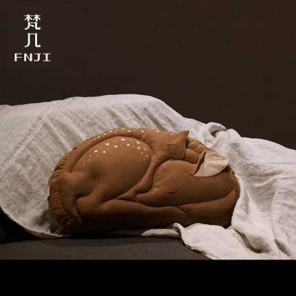 梵几×殷越 陪伴小鹿抱枕 亚麻棉创意异型靠枕沙发靠枕午睡枕