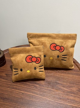 新款kitty化妆包秋冬麂皮绒刺绣弹片少女心洗漱包大容量便捷收纳