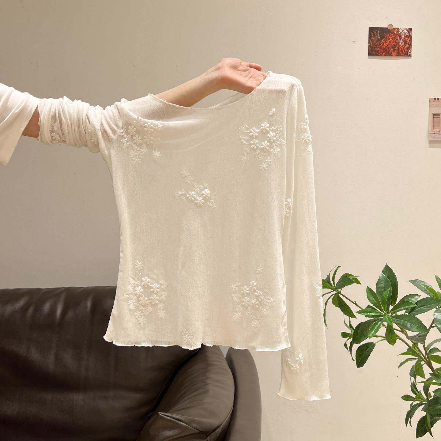 白色微透防晒薄款长袖罩衫T恤女2026年夏季正肩木耳花边宽松上衣
