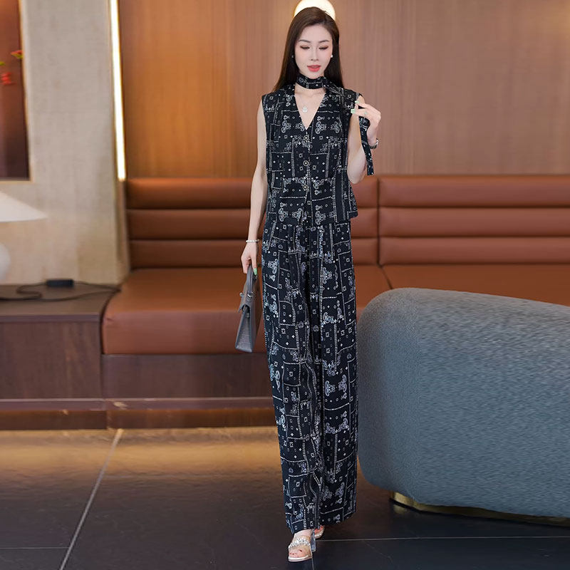 2026夏季简约时尚无袖V领印花上衣阔腿裤套装女显瘦减龄百搭潮流