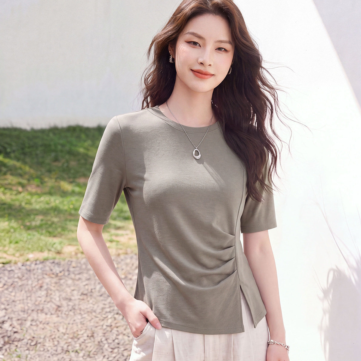 羊毛莫代尔开叉收腰中袖T恤女