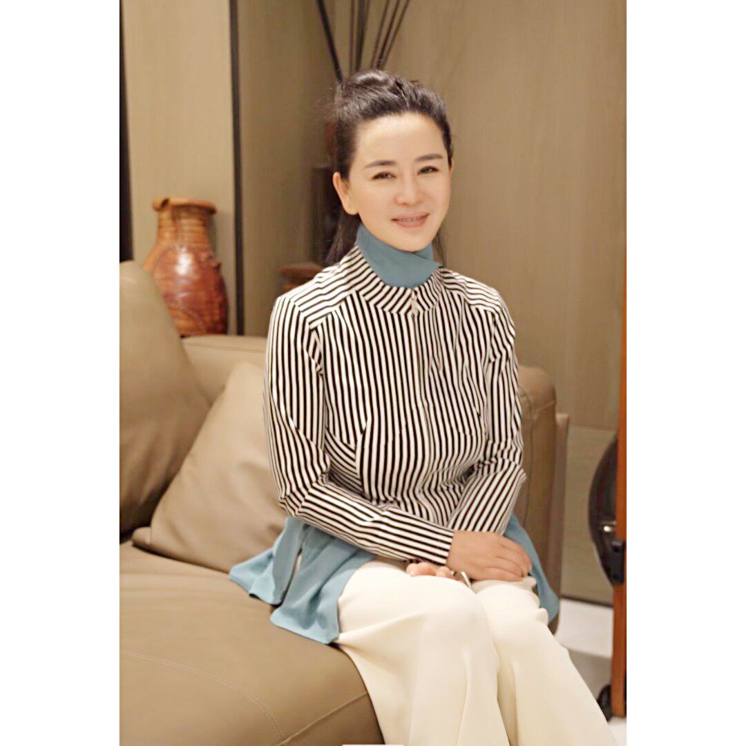 璇知物61八佰惠 浪漫瑞士衫.2023新款高级感设计王璇形象美学