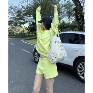 早春漂亮套装 两件套 多巴胺穿搭小个子高级感宽松休闲卫衣运动短裤