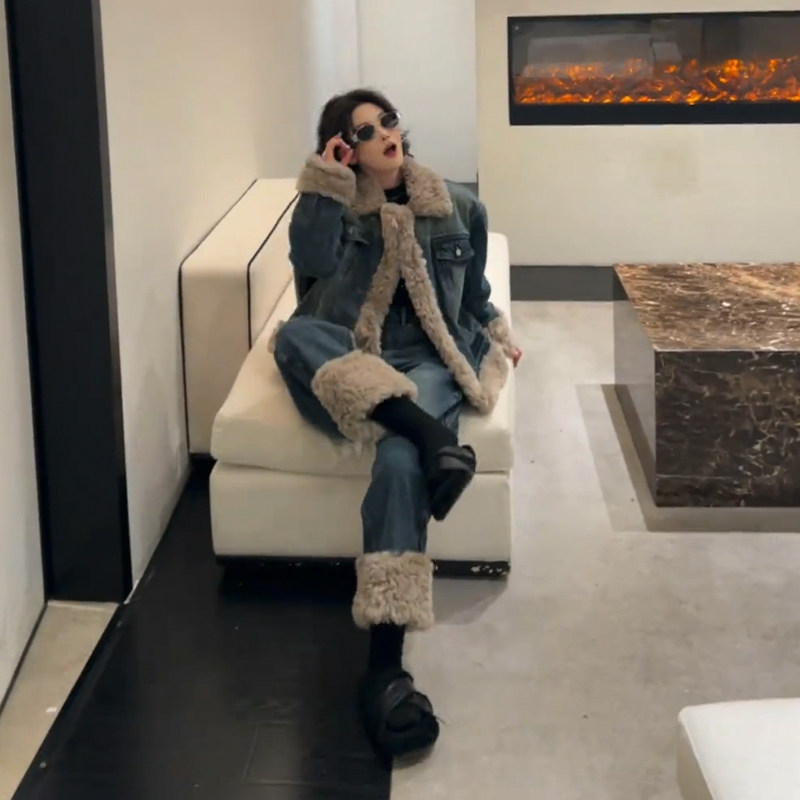 蓝色毛毛拼接加厚牛仔套装女冬季韩系宽松时尚休闲外套长裤两件套