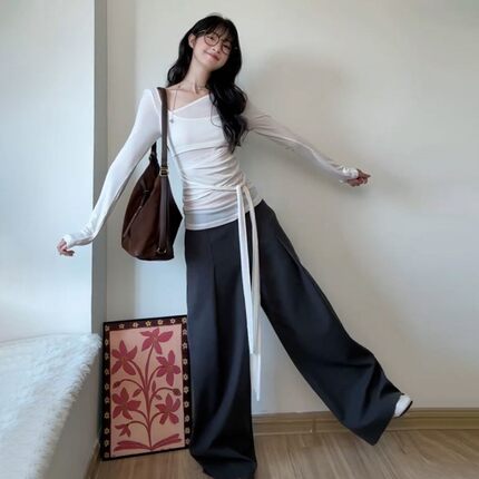 2026新款不规则白色长袖t恤女上衣早春季韩系氛围感穿搭一整套装