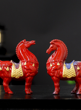 陶瓷红色马摆件马上有钱桌面装饰