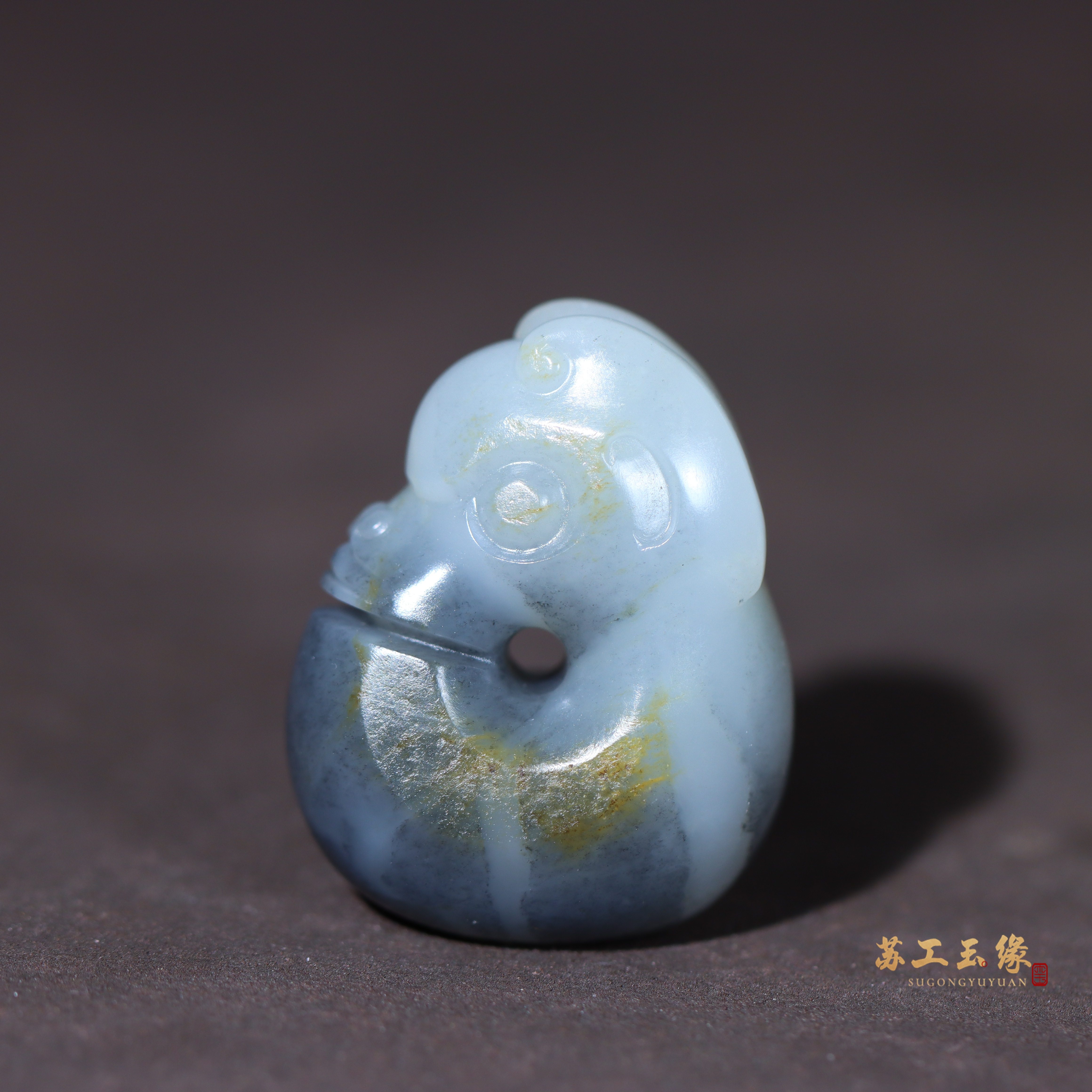 苏工玉新疆和田玉籽料青花玉猪龙