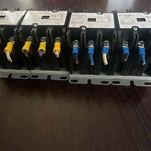 议价型号：HCC-3XU04CY ，208-240V ，落地油炸可维修