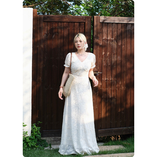 初见 大码 法式 2026新款 收腰绝美气质长裙 v领连衣裙女夏季 糯米子