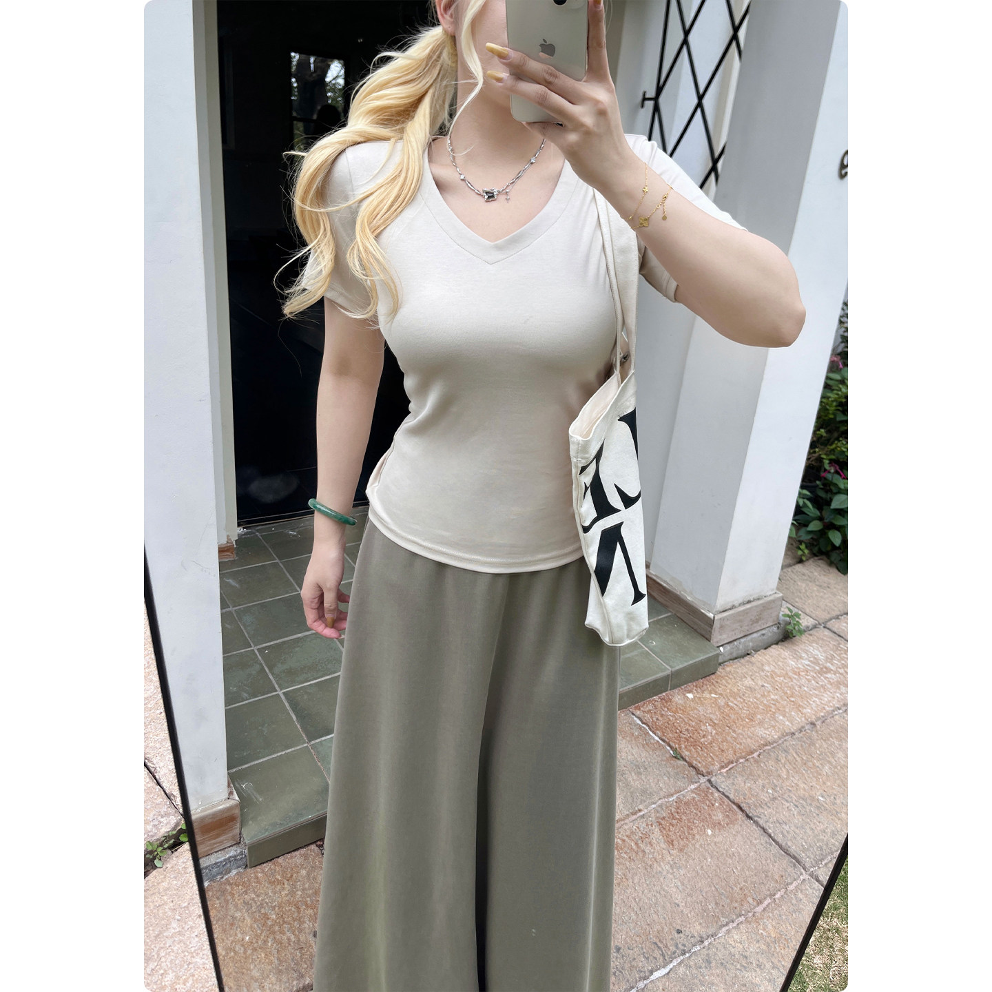 糯米子[凉皮T]绵绵冰超显瘦正肩收腰V领短袖女上衣打底小心机T恤