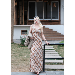 糯米子[落日经纬]格纹吊带连衣裙女法式显瘦A字大长裙背心裙