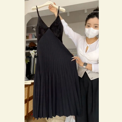 法式赫本钓系约会小黑裙气质名媛高端女神范黑色拼接吊带连衣裙夏