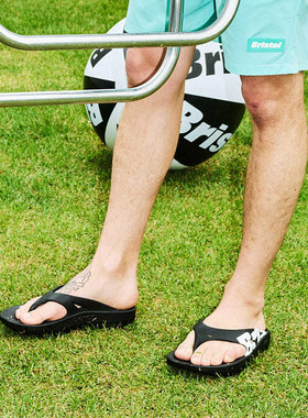 F.C.REAL BRISTOL OOFOS Ooriginal 黑色户外拖鞋沙滩鞋人字拖