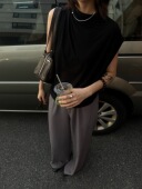 KWWA1N203 Uncoded黑色无袖 背心腰部褶皱设计立体显瘦25新款