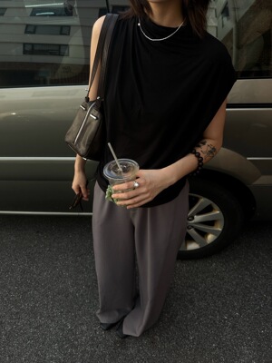 Uncoded黑色无袖背心腰部褶皱设计立体显瘦25新款 KWWA1N203-1