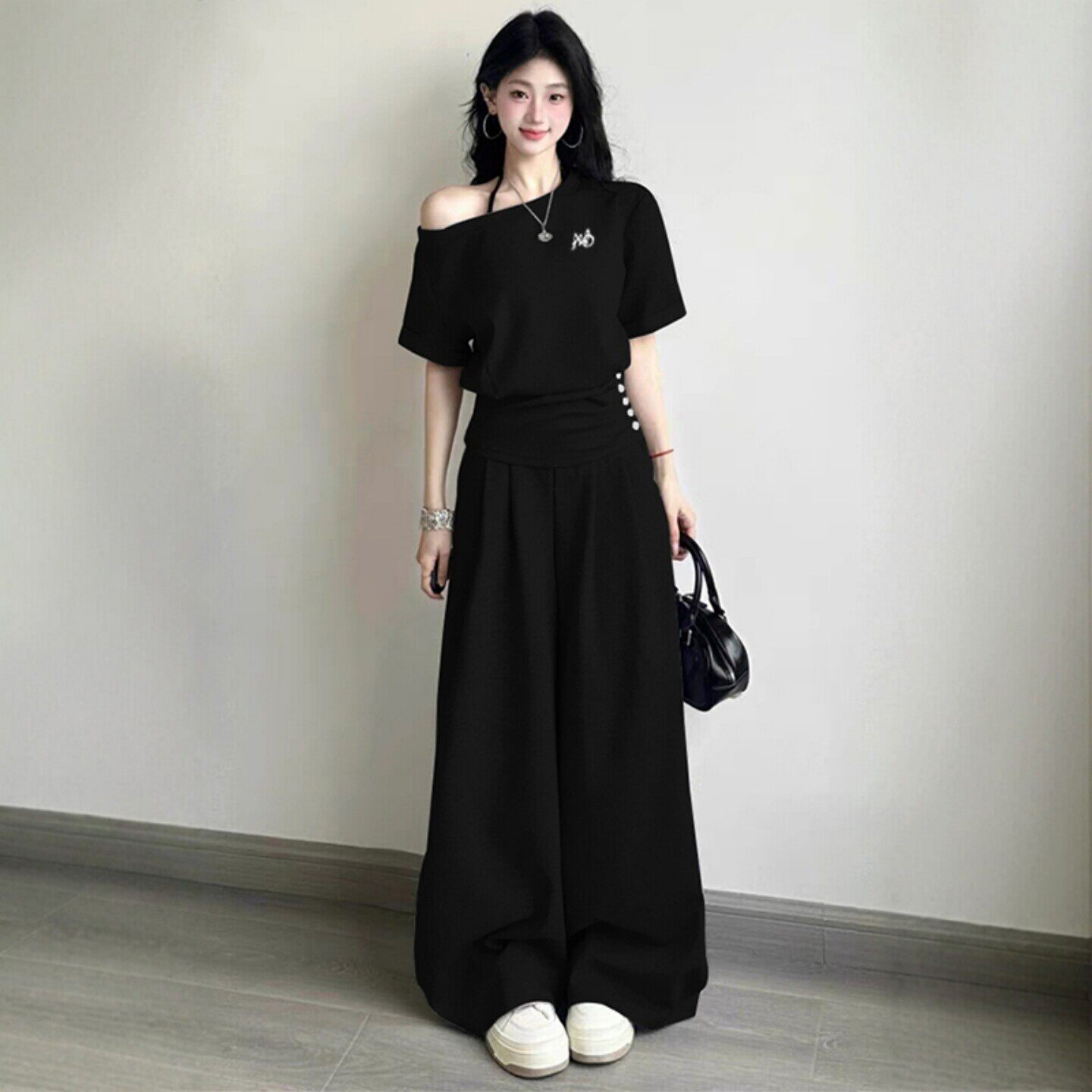 设计感休闲运动套装女夏季学生宽松韩版时尚显瘦短袖两件套阔腿裤