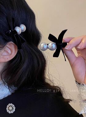 高档蝴蝶珍珠发夹女2023新款赫本风刘海发夹黑丝绒鸭嘴夹子头饰