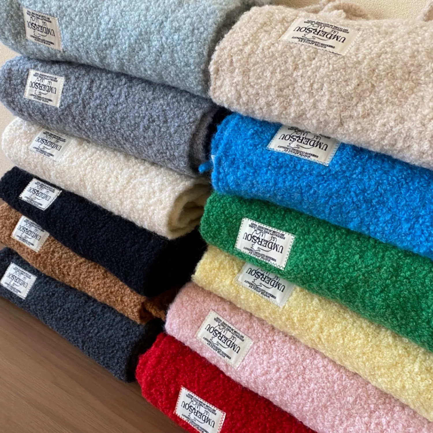 80%羊毛纯色圈圈毛围巾披肩女