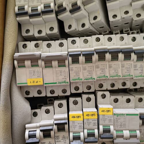 微型断路器，有OSM和IC65N系列的，。拍(议价)
