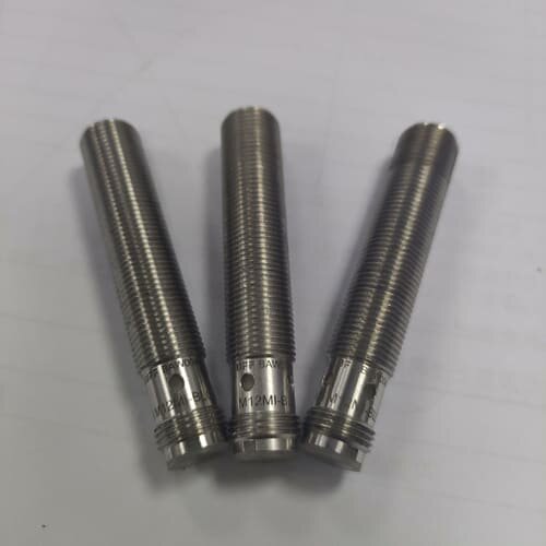 翻几只巴鲁夫电感式测距传感器BAW M12MI-BLC35(议价)