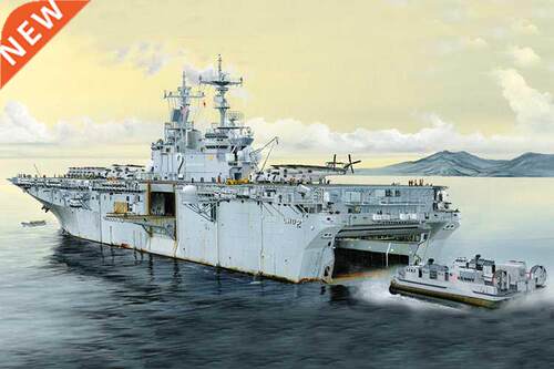 Hobby 840 1/700 USS Essex LHD-2 Ship - Plastic Military W