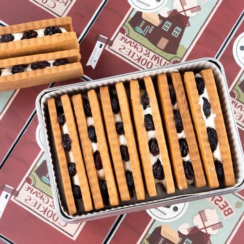 宿咕朗姆酒葡萄提子白脱夹心酥饼干手工零食点心曲奇铁盒小茶点