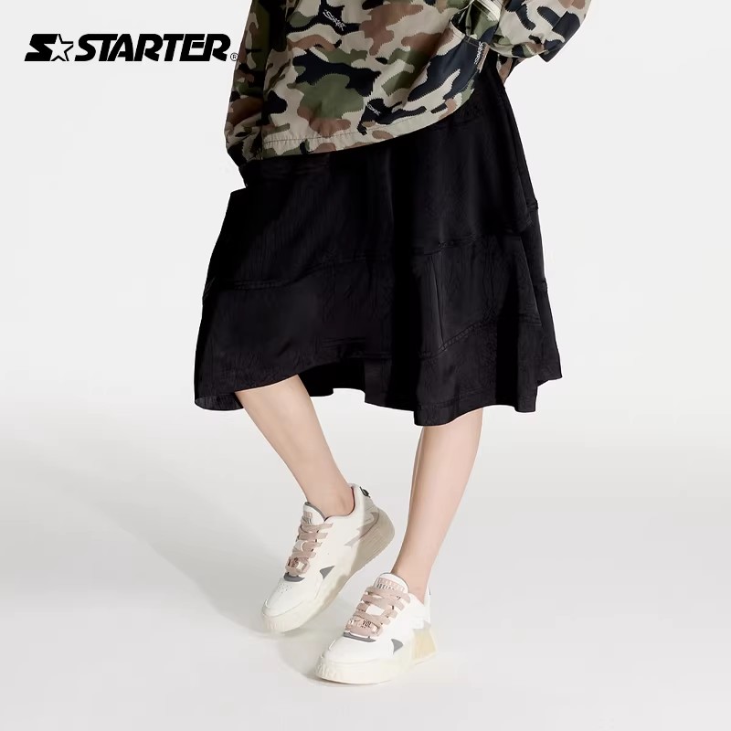 STARTER | 半身裙女款24年春季新款缎面抓皱宽松黑色运动休闲裙子