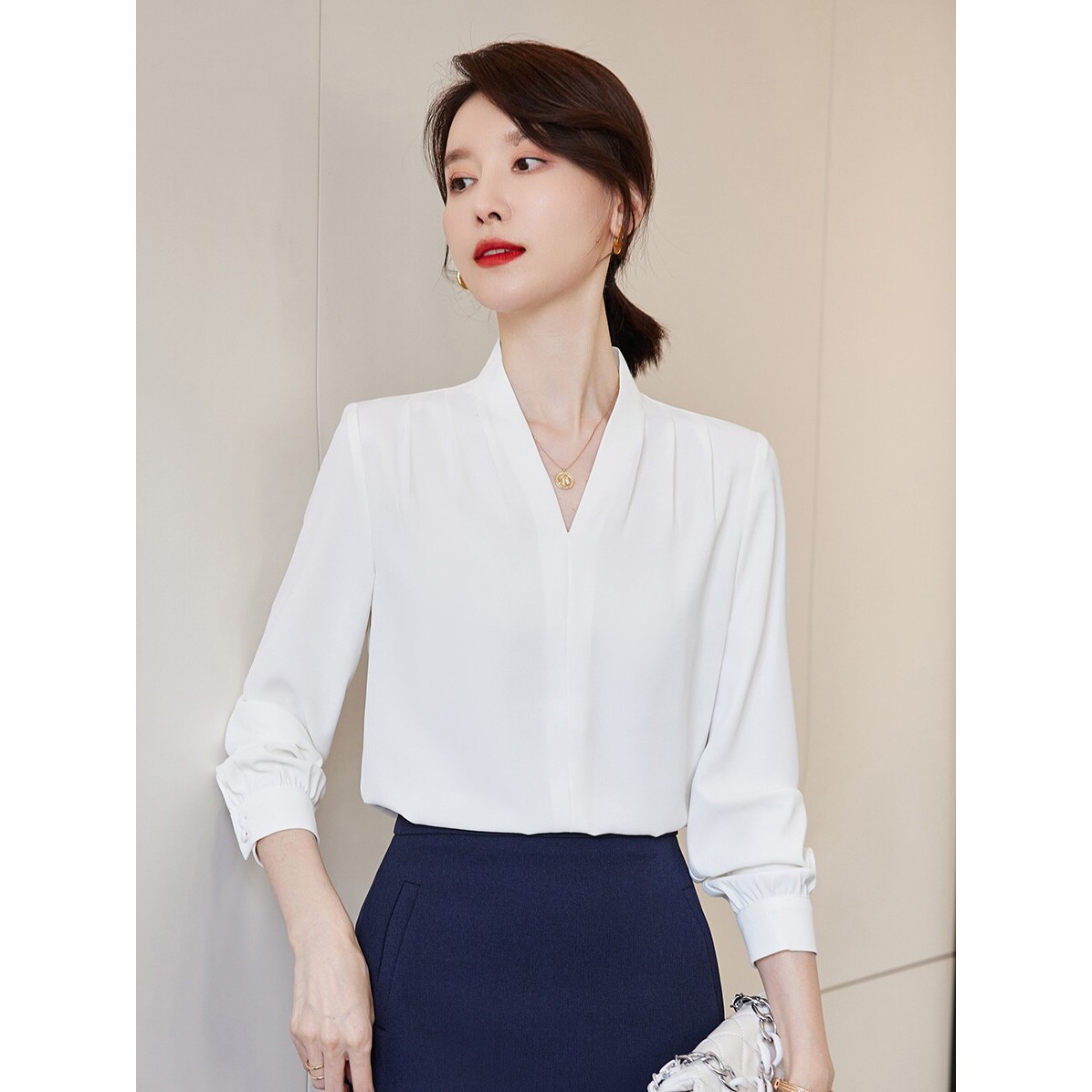 诗璐雅白衬衫女V领时尚修身显瘦女神范职业上衣西装打底衬衫气质