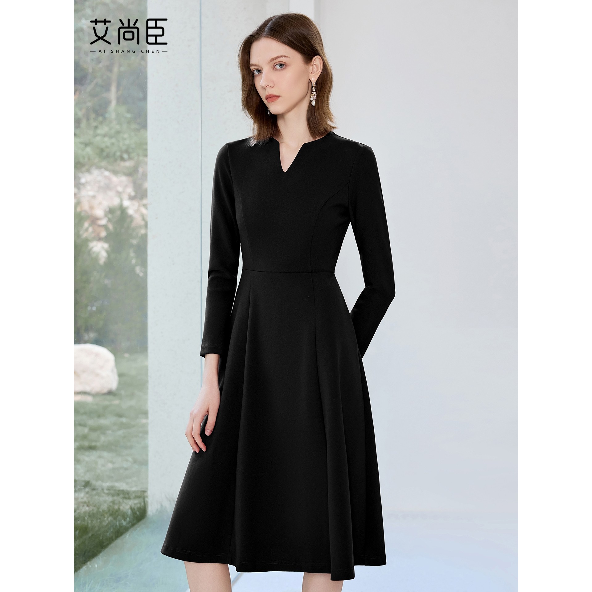 艾尚臣黑色西装连衣裙女早秋小黑裙收腰显瘦大摆裙售楼部工作服