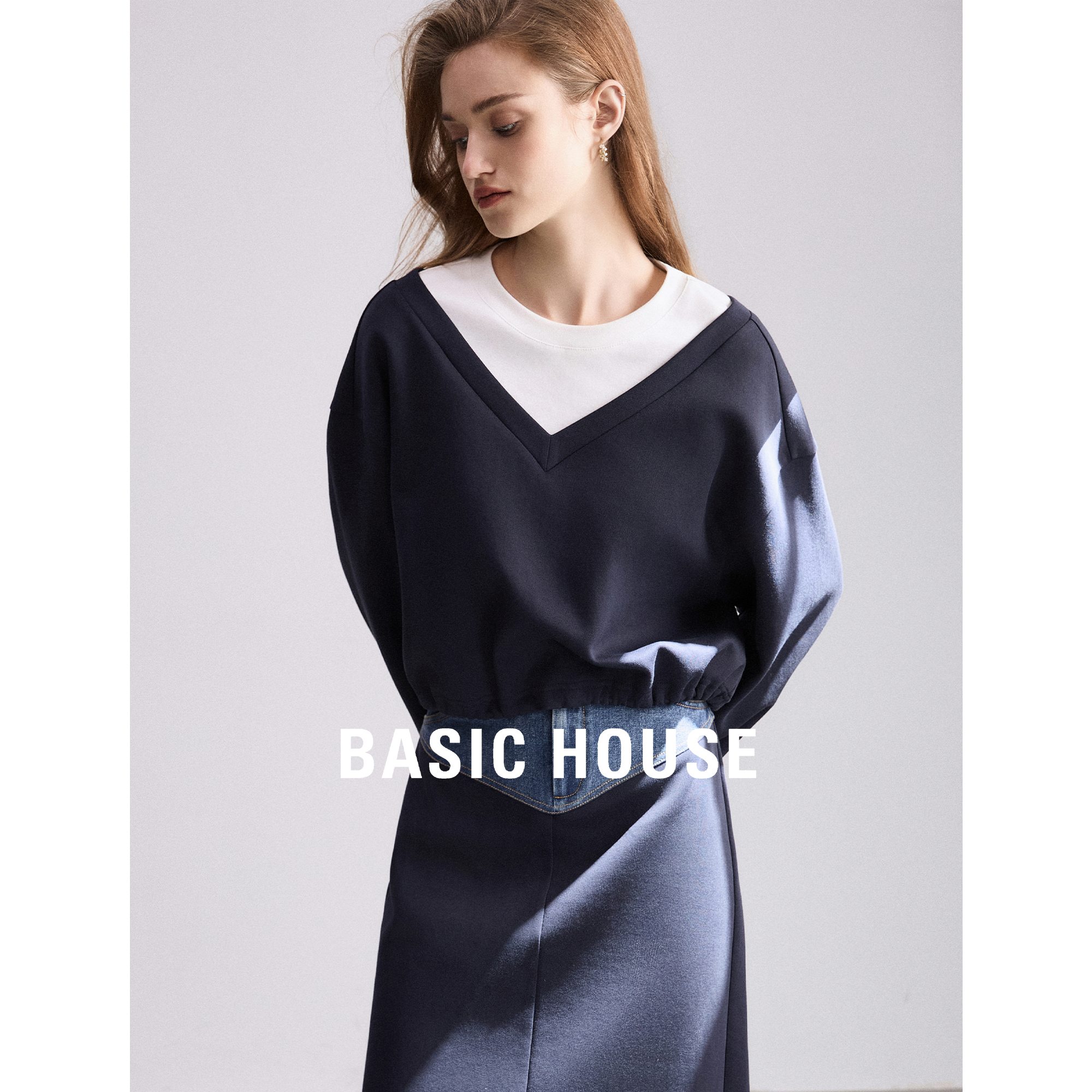 Basic House/百家好假两件卫衣女2025春季新款牛仔拼接半身裙套装