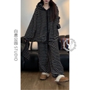 冬天高级感黑白条纹连帽珊瑚绒睡衣女冬季 加绒加厚保暖家居服套装