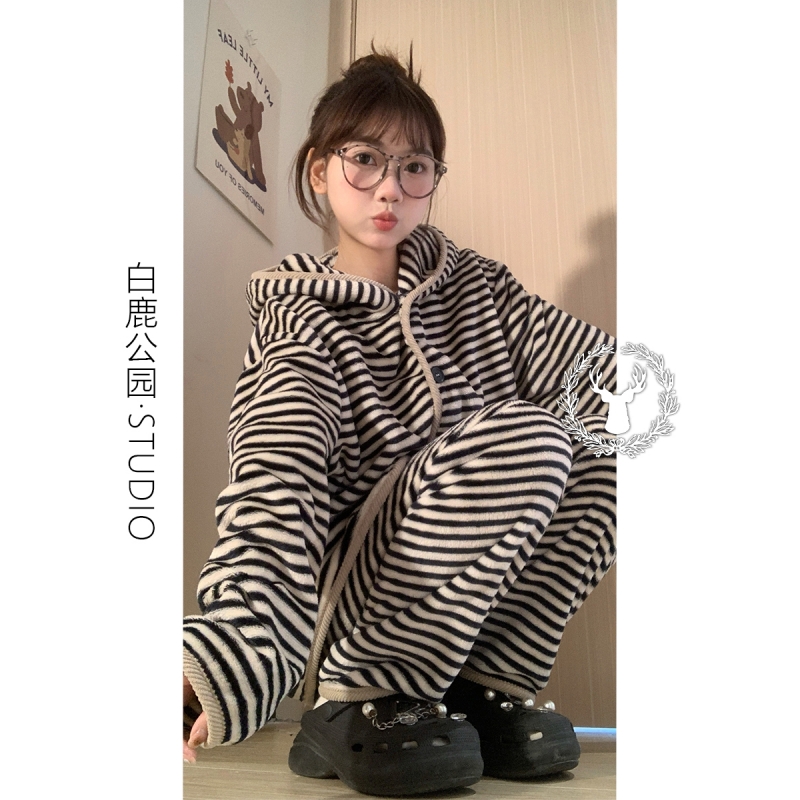 珊瑚绒睡衣女秋冬保暖家居服套装