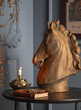 侘寂风仿古入户玄关金色马头摆件