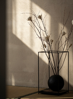 侘寂风铁艺花器客厅插花家用禅意实木高级感花瓶民宿茶室装饰摆件