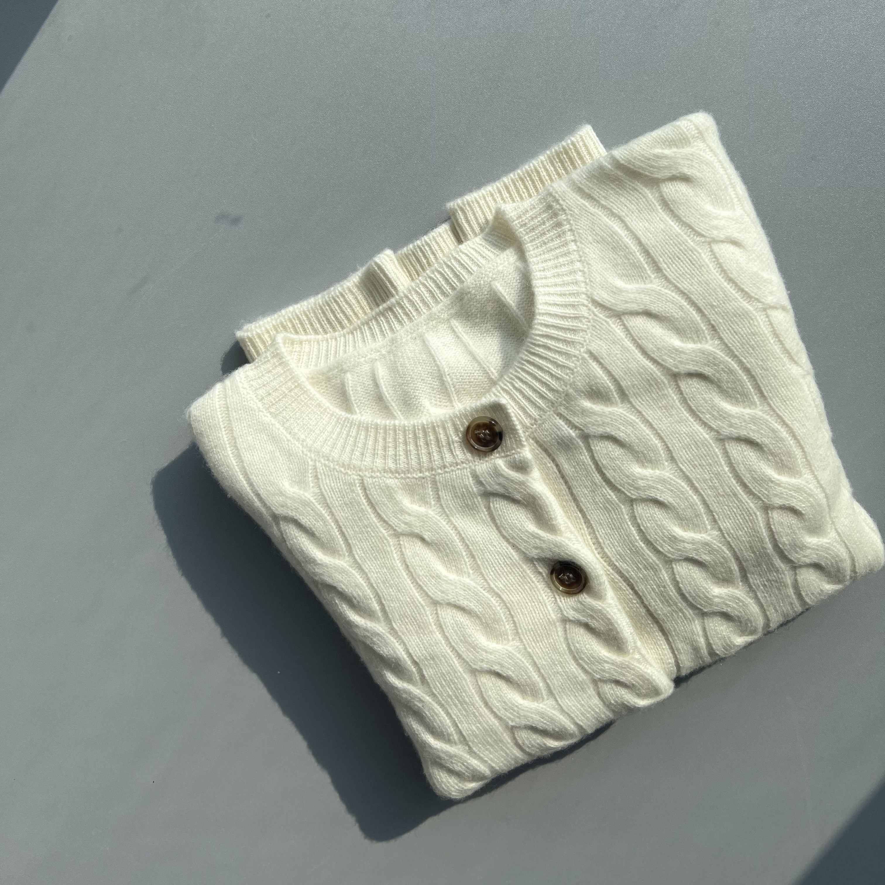 圆领100%纯羊绒针织开衫女三股加厚宽松通勤百搭麻花针织短款外套,女装/女士精品,羊绒衫,淘宝优惠券,粉丝福利购,淘宝优惠卷