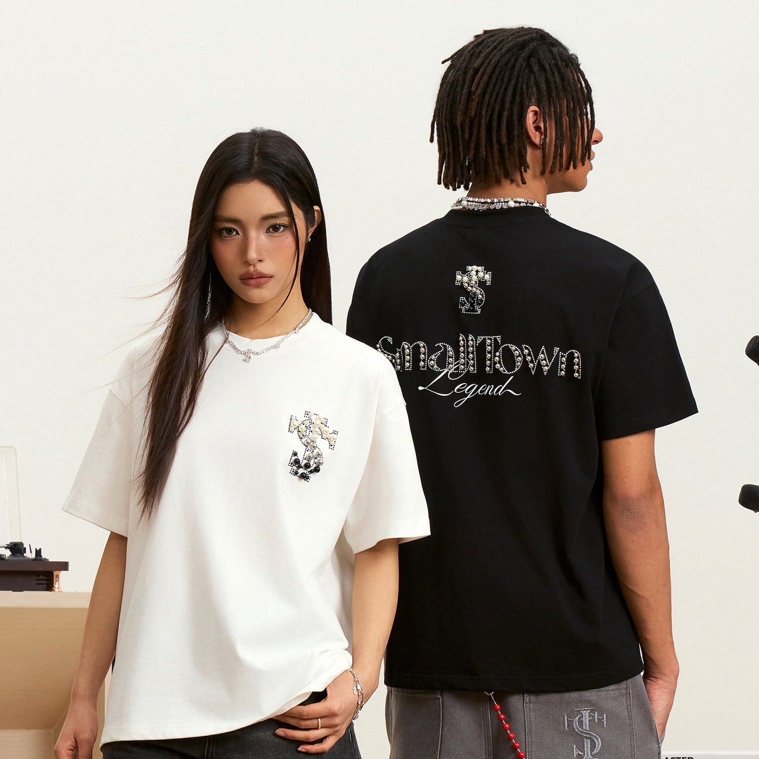 STK SmallTownKid 珍珠花体字短袖T恤宽松落肩男女潮流夏装TEE
