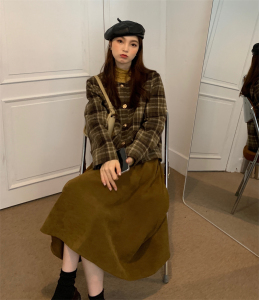 高级感小洋装两件套女秋冬复古气质格纹毛呢外套松紧百搭伞裙套装