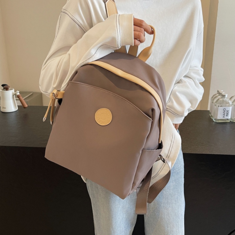 双肩包女轻便时尚通勤背包休闲百搭大学生上课书包新款短途旅行包