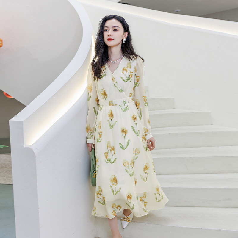 Lucidy/鲁思蒂印花长袖连衣裙2023新款女春秋季气质显瘦V领长裙子