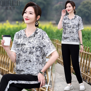 秋芙罗妈妈夏装连帽运动套装短袖T恤中老年女时尚洋气减龄两件套