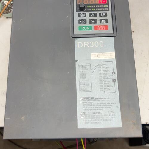 可维修成色很好的两台大元DR300一T3一015G／018P型重载议价