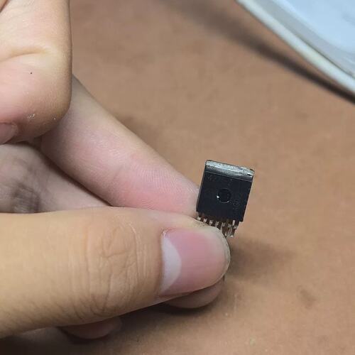 可维修TLE4271-2G 4271-2 TO263-7 40V汽议价