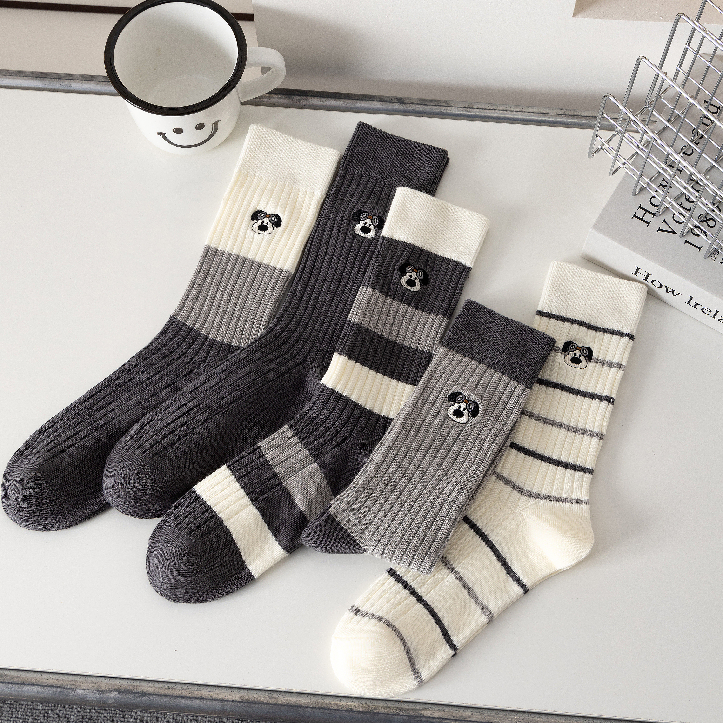 条纹撞色小狗刺绣高筒袜